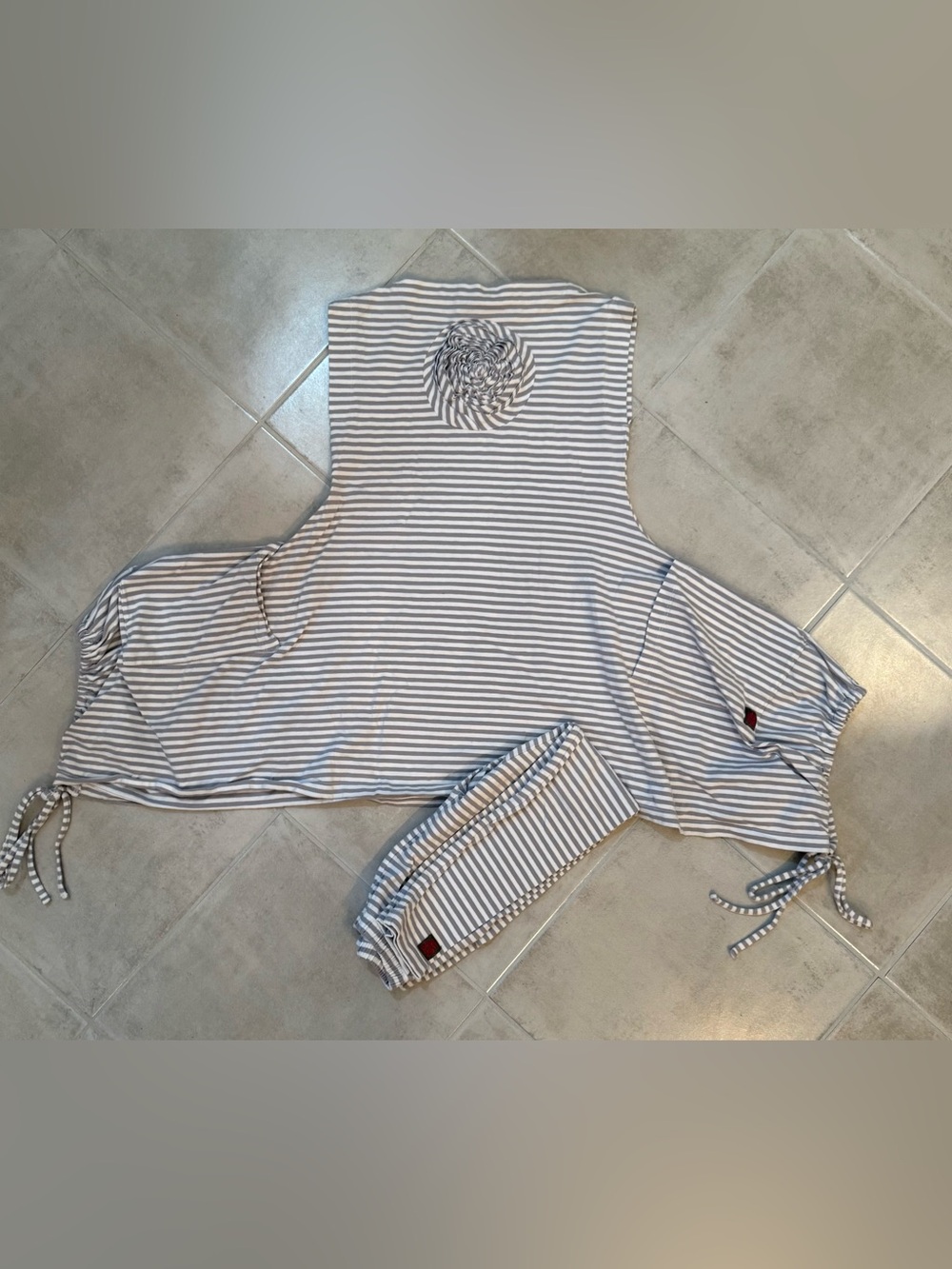 KidCuteTure Sz 10 grey white striped Dress & Capris